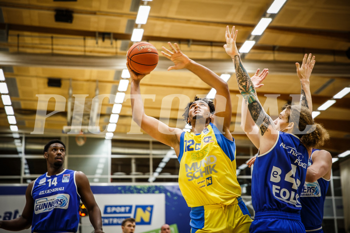 Basketball, bet-at-home Basketball Superliga 2021/22, Grunddurchgang 15.Runde, SKN St. Pölten Basketball, Oberwart Gunners, Rashaan Guylain Mbemba (12)