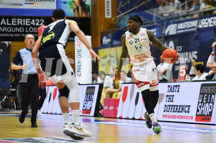 Win2Day Basketball Superliga 2022/23, Playoff,Finale Spiel 1, Swans Gmunden vs BC Vienna,
