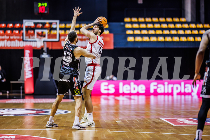 Basketball, Win2Day Superliga 2024/25, Grunddurchgang 17.Runde, BC Vienna, Flyers Wels, Radii Caisin (13), Leon Bulic (9)