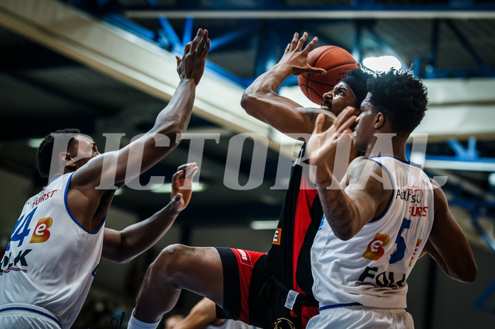 Basketball, bet-at-home Basketball Superliga 2021/22, Grunddurchgang Runde 4, Oberwart Gunners, BC GGMT Vienna, Michael Hughes (2)