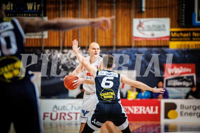 Basketball, Basketball Austria Cup 2022/23, Halbfinale 1, Oberwart Gunners, Gmunden Swans, Sebastian Käferle (7)