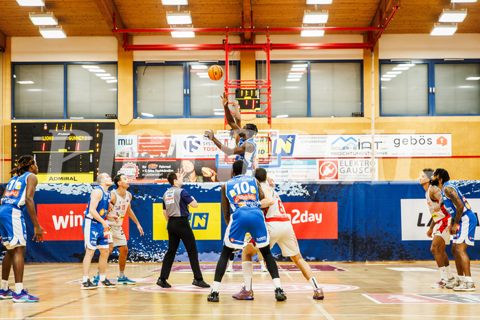 Basketball, win2day Basketball Superliga 2023/24, Grunddurchgang 6.Runde, Traiskirchen Lions, Oberwart Gunners, Jumpball