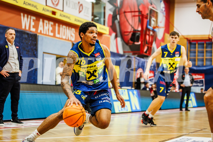Basketball, win2day Basketball Superliga 2023/24, Grunddurchgang 8.Runde, Traiskirchen Lions, UBSC Graz, Linton Acliese III (18)