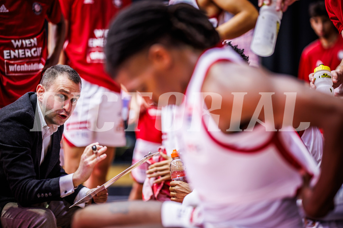 Basketball, Win2Day Superliga 2024/25, Grunddurchgang 2.Runde, BC Vienna, UBSC Graz, Hrvoje Radanovic (Head. Coach)