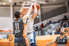 Basketball, Win2Day Superliga 2022/23, Grunddurchgang 13.Runde, Vienna Timberwolves, BK IMMOunited Dukes, Benjamin Blazevic (11), Philipp D’Angelo (9)