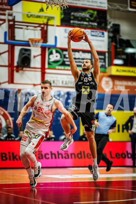 Basketball, Basketball Austria CUP 2023/24, Finale, Traiskirchen Lions, Flyers Wels, Edgars Lasenbergs (25), Radii Caisin (13)