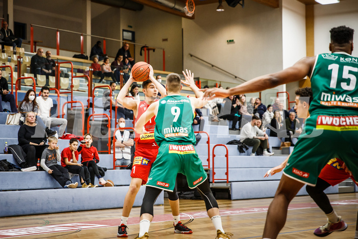 Basketball, bet-at-home Basketball Superliga 2021/22, Grunddurchgang 5.Runde, Traiskirchen Lions, Kapfenberg Bulls, David Makivic (1)