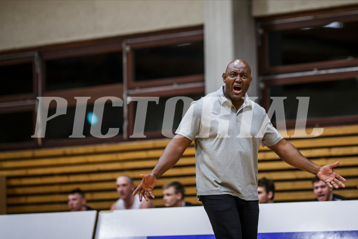 Basketball, Basketball Zweite Liga, Grunddurchgang 10.Runde, Mattersburg Rocks, Raiders Tirol, James WILLIAMS (Headcoach)