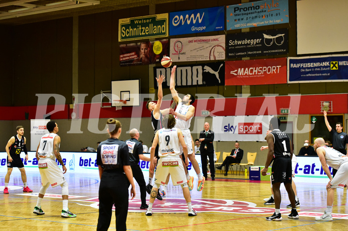 Basketball Superliga 2020/21, Grunddurchgang 11.Runde Flyers Wels vs. Kapfenberg Bulls,  AJ. Turner (7), Ian Moschik (9), Austen Awosika (1)

