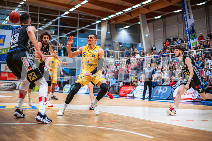 Basketball, Win2Day Superliga 2022/23, Viertelfinale Spiel 4, SKN St. Pölten Basketball, Raiffeisen Flyers Wels, Philip Jalalpoor (5)