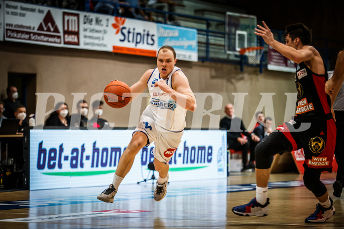 Basketball, bet-at-home Basketball Superliga 2021/22, Grunddurchgang Runde 4, Oberwart Gunners, BC GGMT Vienna, Sebastian Käferle (7) Basketball, bet-at-home Basketball Superliga 2021/22, Grunddurchgang Runde 4, Oberwart Gunners, BC GGMT Vienna, Sebastian Käferle (7)