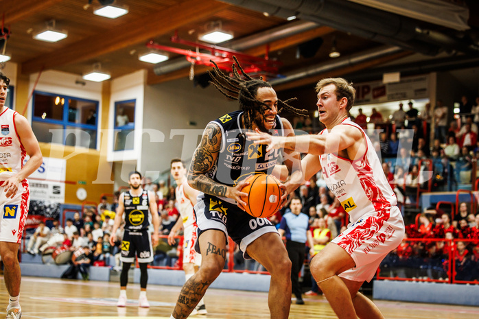 Basketball, win2day Basketball Superliga 2024/25, Platzierungsrunde 9. Runde, Traiskirchen Lions, Gmunden Swans, Joseph Reece (20) Basketball, win2day Basketball Superliga 2024/25, Platzierungsrunde 9. Runde, Traiskirchen Lions, Gmunden Swans, Joseph Reece (20)