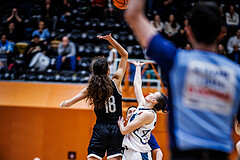 Basketball, Win2Day Basketball Damen Superliga 2023/24, Grunddurchgang 5.Runde, Vienna Timberwolves, Basket Flames, Agatija Vukicevic (18), Melanie Fischer (14)