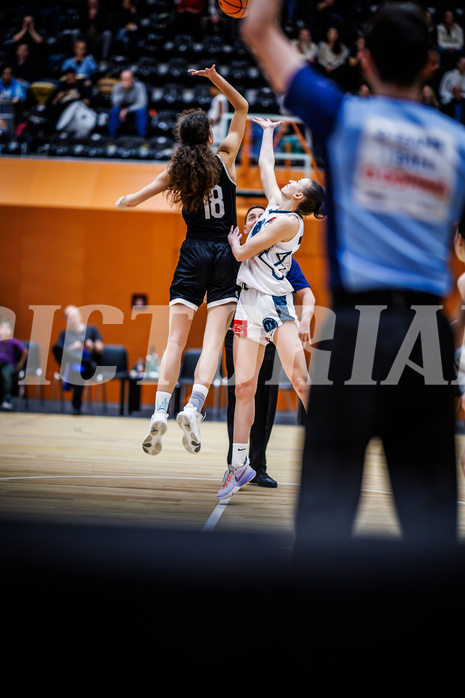 Basketball, Win2Day Basketball Damen Superliga 2023/24, Grunddurchgang 5.Runde, Vienna Timberwolves, Basket Flames, Agatija Vukicevic (18), Melanie Fischer (14)