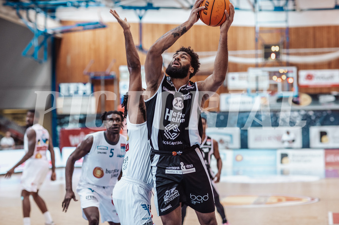 Basketball, Basketball Superliga 2023/24, Grundduchgang Runde 4., Oberwart Gunners, Kapfenberg Bulls, Kris Monroe 13), Johnny McCants (23)