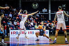 Basketball, Win2Day Superliga 2023/24, Grunddurchgang 8.Runde, BC Vienna, Vienna Timberwolves, Bogic Vujosevic (5), Oscar Schmit (36)