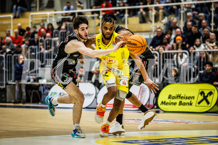 Basketball, Win2Day Superliga 2023/24, Grunddurchgang 16.Runde, SKN St. Pölten, Flyers Wels, Elvir Jakupovic (21), Michael Anthony Randolph Jr. (5)