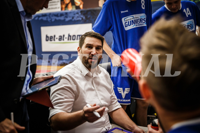 Basketball, bet-at-home Basketball Superliga 2021/22, Grunddurchgang 1.Runde, Traiskirchen Lions, Oberwart Gunners, Horst Leitner (Coach) Basketball, bet-at-home Basketball Superliga 2021/22, Grunddurchgang 1.Runde, Traiskirchen Lions, Oberwart Gunners, Horst Leitner (Coach)