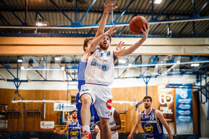 Basketball, bet-at-home Basketball Superliga 2021/22, Grunddurchgang Runde 8, Oberwart Gunners, Gmunden Swans, Ioannis Chatzinikolas (11)