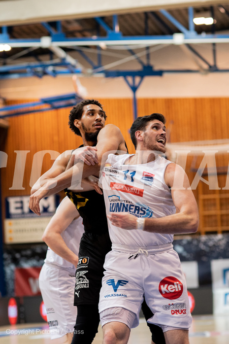 Basketball, win2day Basketball Superliga 2022/23, Grunddurchgang Runde 17, Oberwart Gunners, Flyers Wels, Chase Jeter (0), John Joseph Rauch (11)