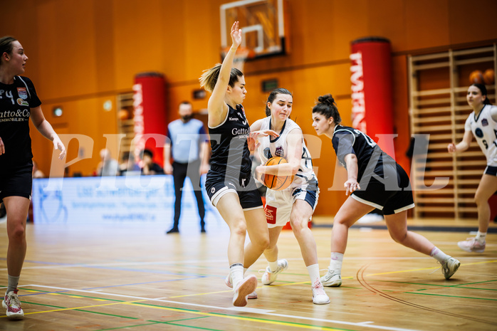 Basketball, Win2Day Basketball Damen Superliga 2024/25, Grunddurchgang 14.Runde, Vienna Timberwolves, Basket Flames, Lilian Schwarzenecker (12)