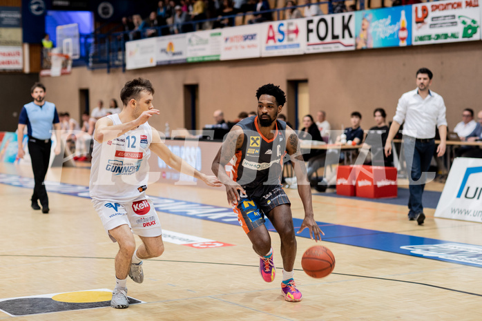Basketball, Basketball Superliga 2022/23, Platzierungsrunde 10, Oberwart Gunners, Klosterneuburg Dukes, Jonathan Knessl (12), Kevin Bracy-Davis (0)