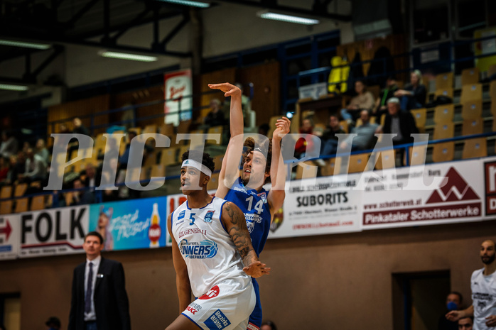 Basketball, bet-at-home Basketball Superliga 2021/22, Grunddurchgang Runde 14, Oberwart Gunners, Vienna D.C. Timberwolves, Peter Hofbauer (14)