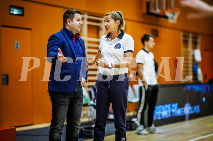 Basketball, Win2Day Basketball Damen Superliga 2023/24, Grunddurchgang 4.Runde, Vienna Timberwolves, UBSC-DBBC Graz, Edvin Brkic(Head Coach), Beata Renertova (Head Coach)