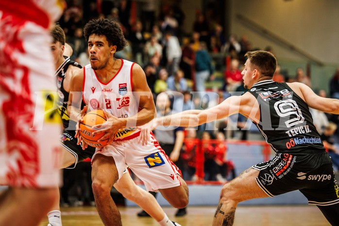 Basketball, win2day Basketball Superliga 2024/25, 8. Platzierungsrunde, Traiskirchen Lions, Flyers Wels, Obinna Anthony Ndukwe (2)