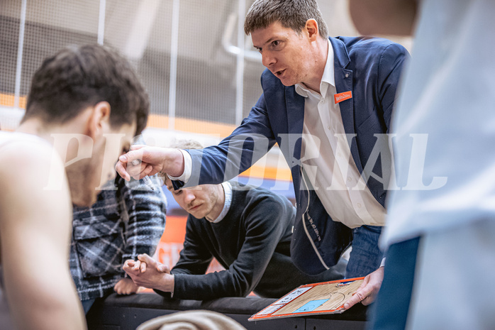 Basketball, Win2Day Superliga 2022/23, 3. Qualifikationsrunde, Vienna Timberwolves, Fürstenfeld Panthers, Hubert Schmidt (Head Coach)