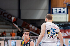 Basketball, Basketball Superliga 2022/23, Viertelfinale Spiel 1, Oberwart Gunners, Klosterneuburg Dukes, Valentin Bauer (14), Renato Poljak (16)