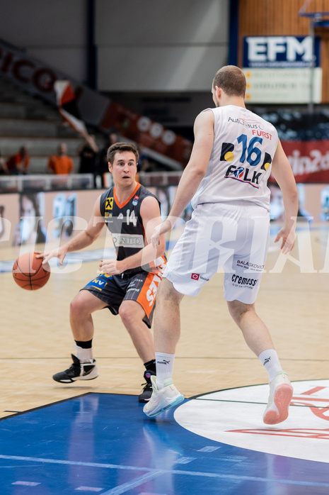 Basketball, Basketball Superliga 2022/23, Viertelfinale Spiel 1, Oberwart Gunners, Klosterneuburg Dukes, Valentin Bauer (14), Renato Poljak (16)