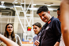 Basketball, Win2Day Basketball Damen Superliga 2024/25, Grunddurchgang 11.Runde, Vienna Timberwolves, Vienna United, Vedran Schuch (Ass. Coach)