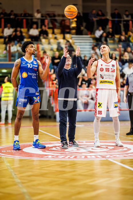 Basketball, Win2Day Superliga 2024/25, 2. Platzierungsrunde, Traiskirchen Lions, Oberwart Gunners, Robert Allen (10), Denis Krestinin (55)