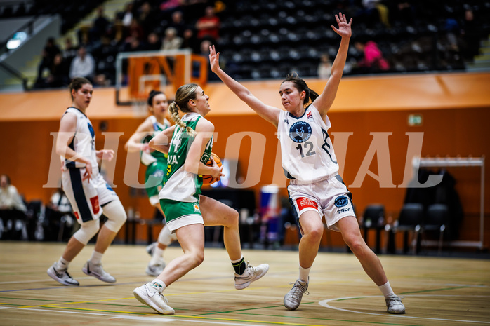 Basketball, Win2Day Basketball Damen Superliga 2023/24, Grunddurchgang 8.Runde, Vienna Timberwolves, UBI Graz, Jördis Reisner (14), Lilian Schwarzenecker (12)