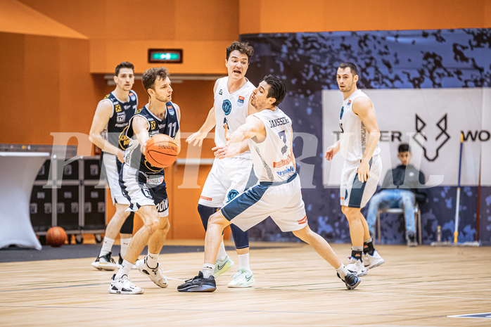 Basketball, Basketball Austria Cup 2022/23, Viertelfinale, Vienna Timberwolves, Gmunden Swans, Lukas Schartmüller (11), Robbe Janssens (7)