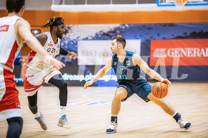 Basketball, Win2Day Superliga 2022/23, Grunddurchgang 6.Runde, Vienna D.C. Timberwolves, BC GGMT Vienna, Jahenns Manigat (21), Jakob Szkutta (10)