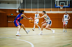 Basketball, Win2Day Basketball Damen Superliga 2023/24, Grunddurchgang 4.Runde, Vienna Timberwolves, UBSC-DBBC Graz, Simona Kuzma (4), Iva Ilic (10)