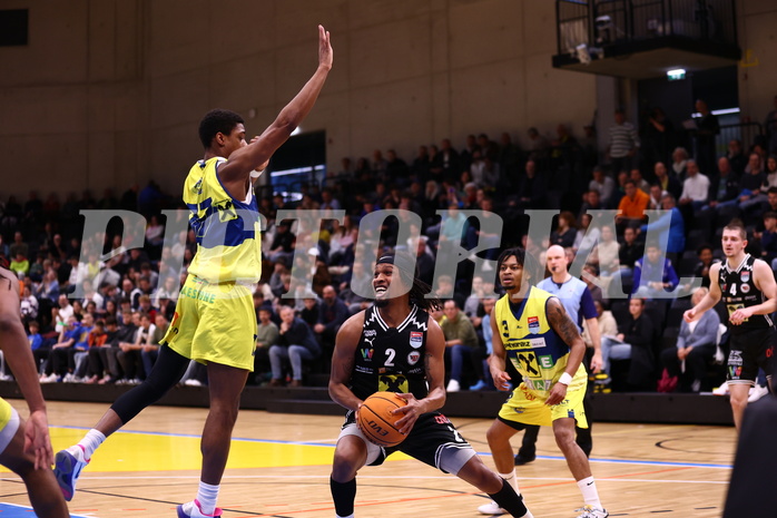 23.04.2024, Graz, Raiffeisen Sportpark Graz, Basketball Superliga 2023/24, Playoffs, Viertelfinale, Spiel 2, UBSC Raiffeisen Graz - Raiffeisen Flyers Wels 
