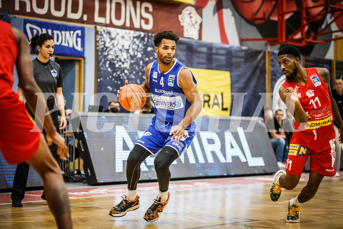 Basketball, bet-at-home Basketball Superliga 2021/22, Grunddurchgang 1.Runde, Traiskirchen Lions, Oberwart Gunners, Connor Cashaw (4)