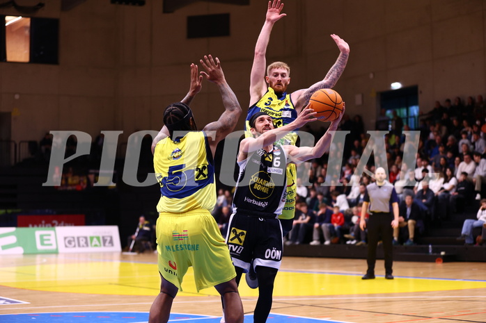 18.04.2025, Graz, Raiffeisen Sportpark Graz, Basketball Superliga 2024/25, Playoffs, Viertelfinale, Spiel 2, UBSC Graz - Gmunden Swans