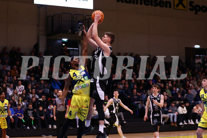 04.02.2024, Graz, Raiffeisen Sportpark Graz, Basketball Superliga 2023/24, Grunddurchgang, Runde 20, UBSC Raiffeisen Graz - OCS Capital Bulls 