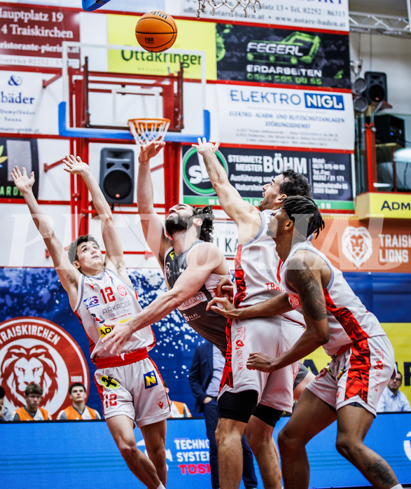 Basketball, Win2Day Superliga 2023/24, Grunddurchgang 10.Runde, Traiskirchen Lions, Klosterneuburg Dukes, Nils Kühteubl (12), Will Carius (24)