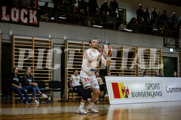 Basketball, Basketball Zweite Liga, Grunddurchgang 10.Runde, Mattersburg Rocks, Raiders Tirol, Marko JAITZ (11)