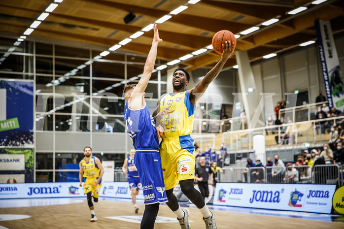 Basketball, bet-at-home Basketball Superliga 2021/22, Grunddurchgang 15.Runde, SKN St. Pölten Basketball, Oberwart Gunners, Kelvin Lewis (1)