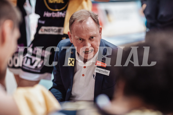 Basketball, Basketball Superliga 2023/24 , VF 2, Oberwart Gunners, Gmunden Swans, Anton Mirolybov (Head Coach)