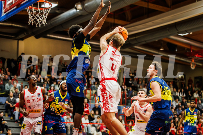 Basketball, win2day Basketball Superliga 2024/25, Grunddurchgang 18.Runde, Traiskirchen Lions, UBSC Graz, Ryan Moffat (4)