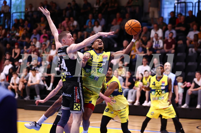 07.04.2024, Graz, Raiffeisen Sportpark Graz, Basketball Superliga 2023/24, Platzierungsrunde, Runde 9, UBSC Raiffeisen Graz - Raiffeisen Flyers Wels 