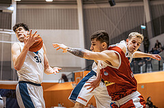 Basketball, Win2Day Superliga 2022/23, Grunddurchgang 15.Runde, Vienna Timberwolves, Arkadia Traiskirchen Lions, Chris Vogt (33), Aleksandar Andjelkovic (7), Elias Wlasak (8)