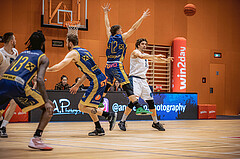 Basketball, Win2Day Superliga 2022/23, Grunddurchgang 2.Runde, Vienna D.C. Timberwolves, UBSC Raiffeisen Graz, Lukas Simoner (12), Peter Hofbauer (14)